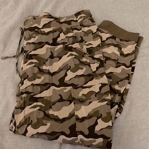 Torrid Elastic waist camo cargo pants